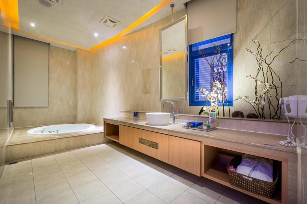 Blue Coast Spa Motel Keelung Exterior foto
